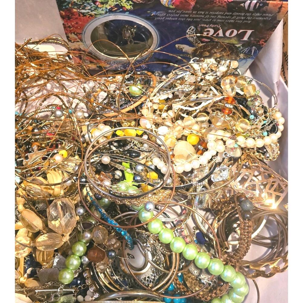 4LBS Junk Jewelry Lot Broken Tangled Repurpose Repair Vintage To Now SKU 3418